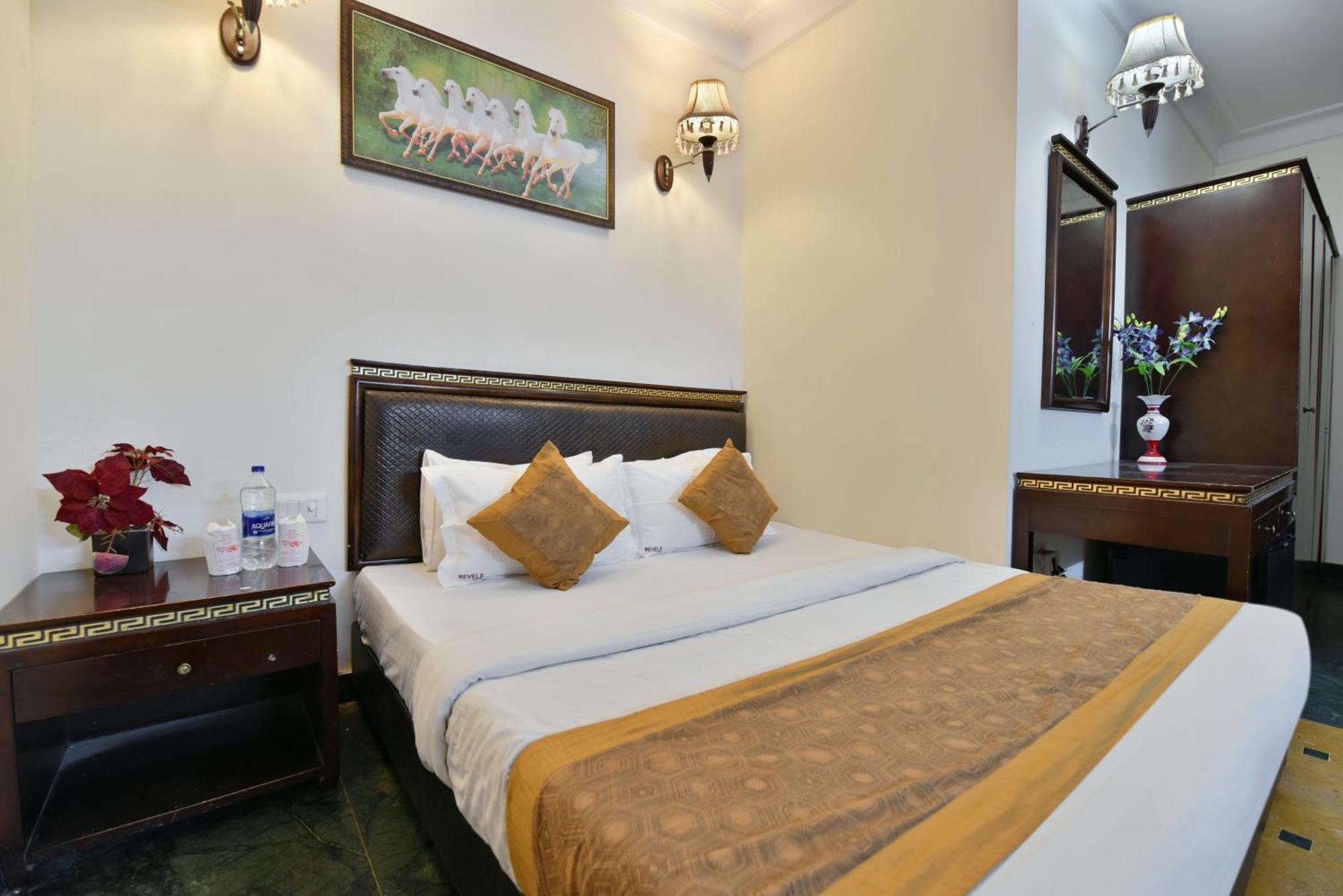 Family Spot Hotel New Delhi Bagian luar foto